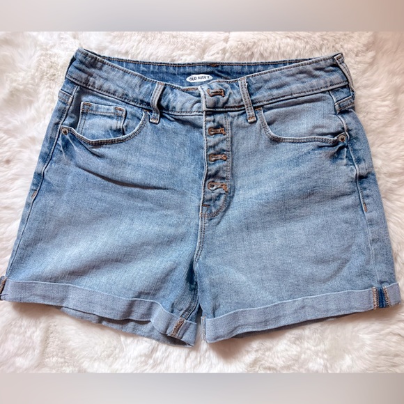 Old Navy High Rise Jean Short - Picture 2 of 6